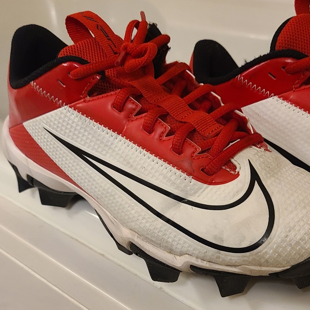 Nike cleats good shape